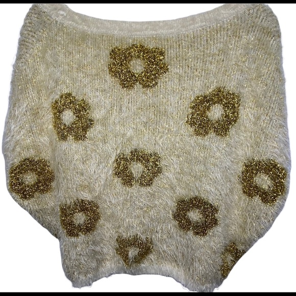 36 Point 5 Women’s Cropped Sweater S Cream Gold Fuzzy Glittery Dolman Sleeves. - Picture 4 of 12